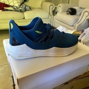 Curry 5 basketball shoe size 7
